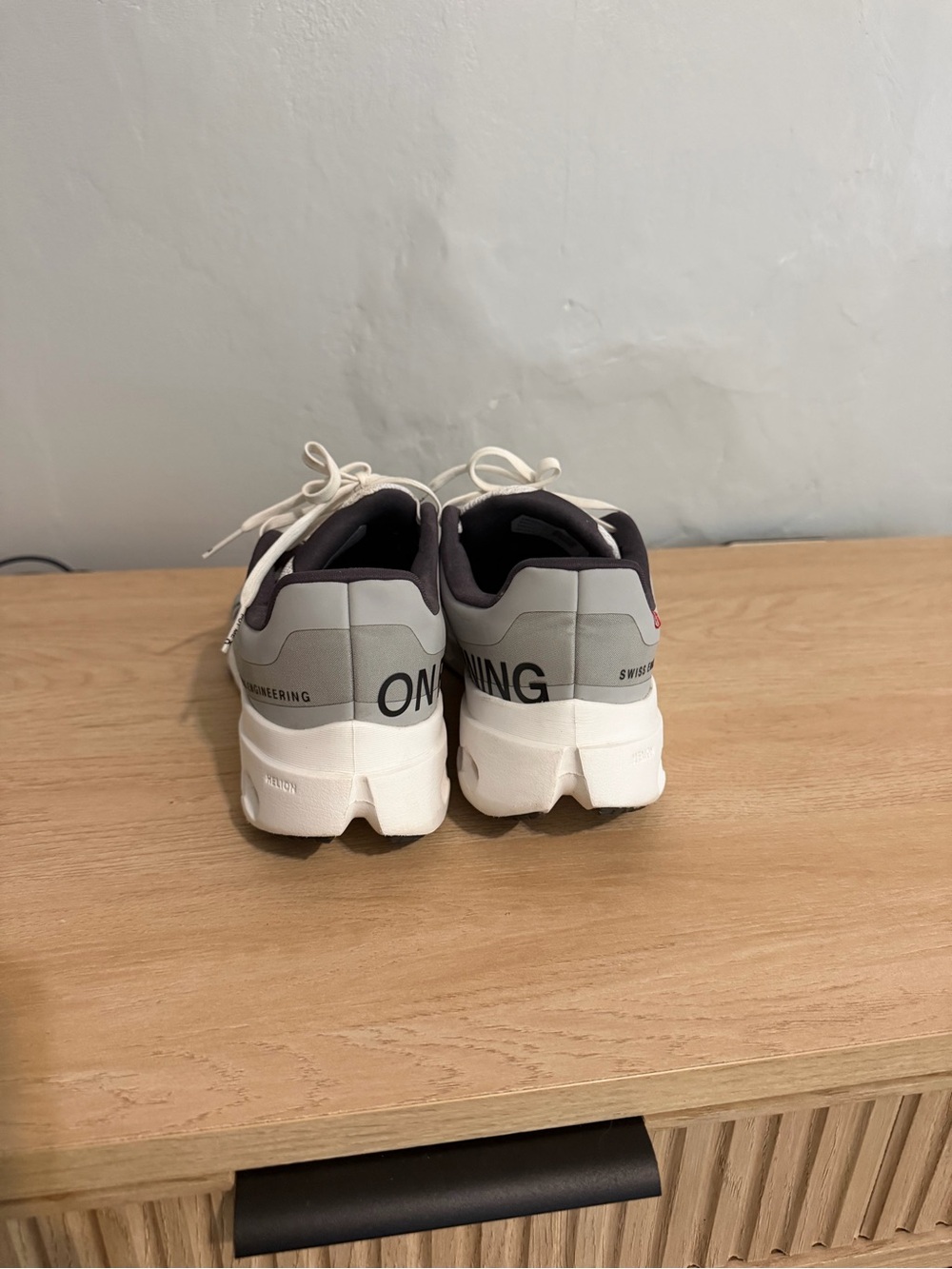 On Cloudsurfer Women’s Running Shoes Gray/White Size 8.5 - Picture 6 of 7